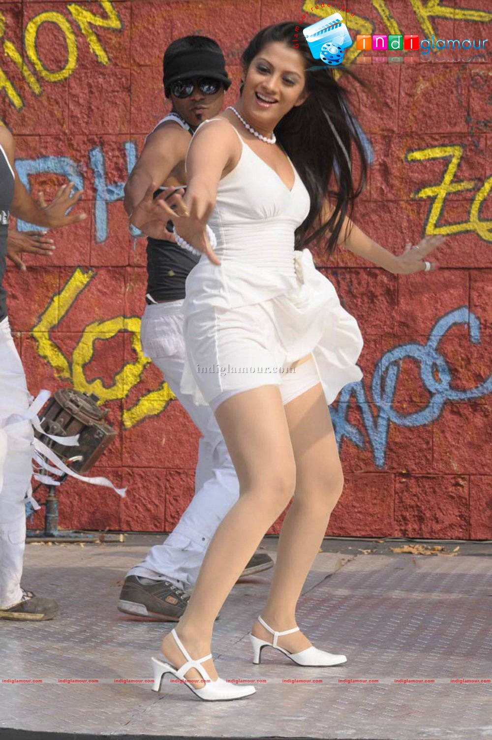 Sindhu Tolani Poison Movie Photoshoot Actress hd photo